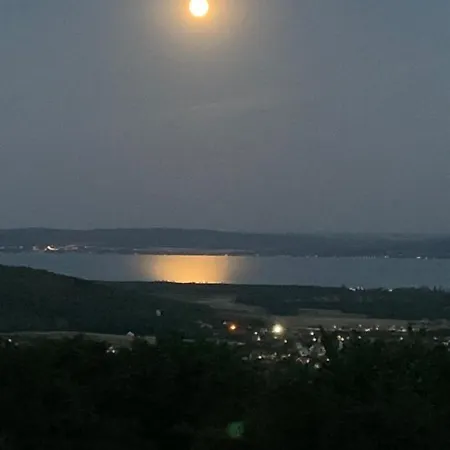 Vulkán Nyúlontúl Apartamento *