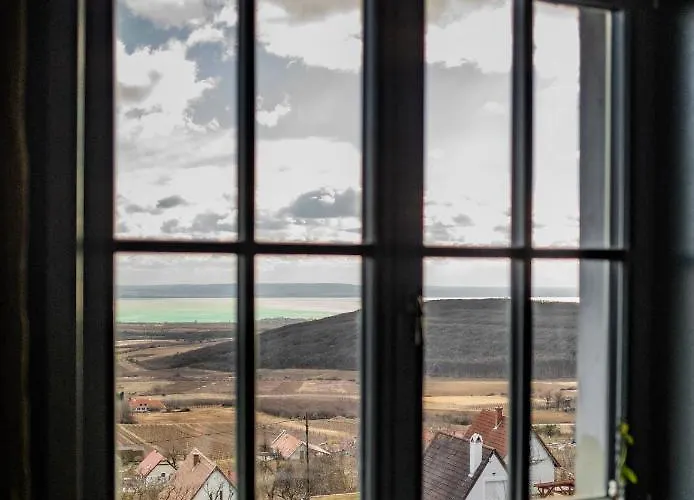 Vulkan Nyulontul 公寓